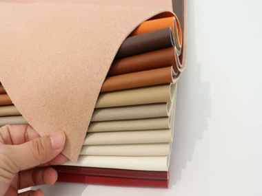 Επιλογή από δέρμα απομίμησης για μοτοσικλέτες